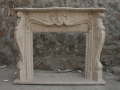 フレンチ スタイルの白い大理石の暖炉のマントルピース